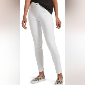 HUE Ultra Soft High Waist Denim Legging